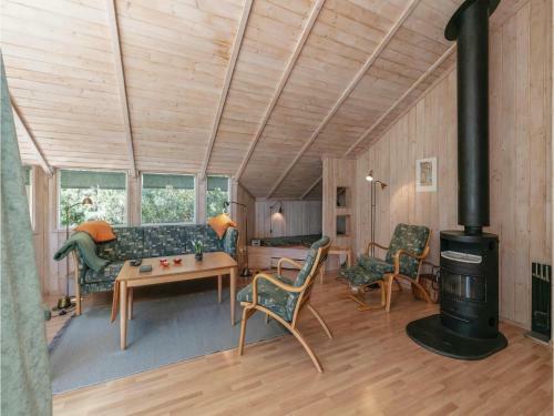 Three-bedroom Holiday Home In Aakirkeby