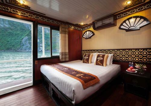 Ha Long Apricot Cruise