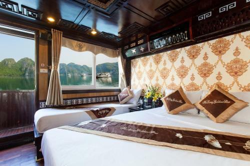 Golden Star Cruise