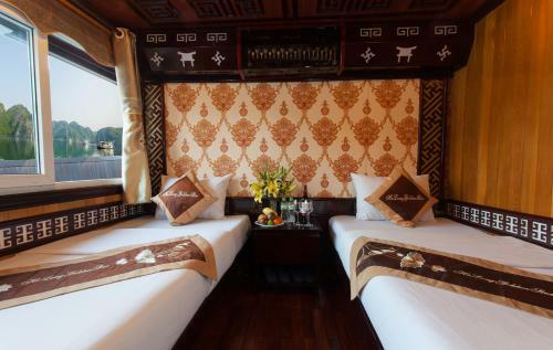Golden Star Cruise