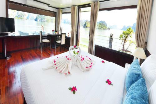 Halong Sapphire Cruise