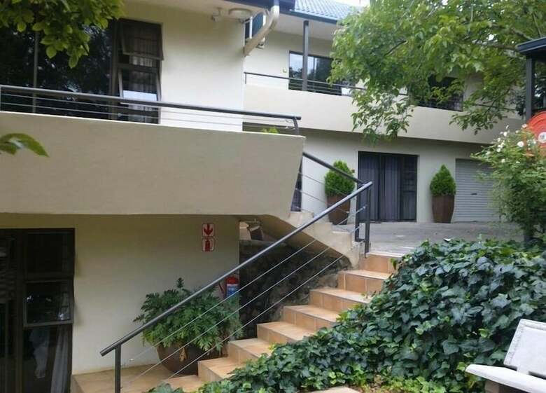 Hostal Belmont Guesthouse