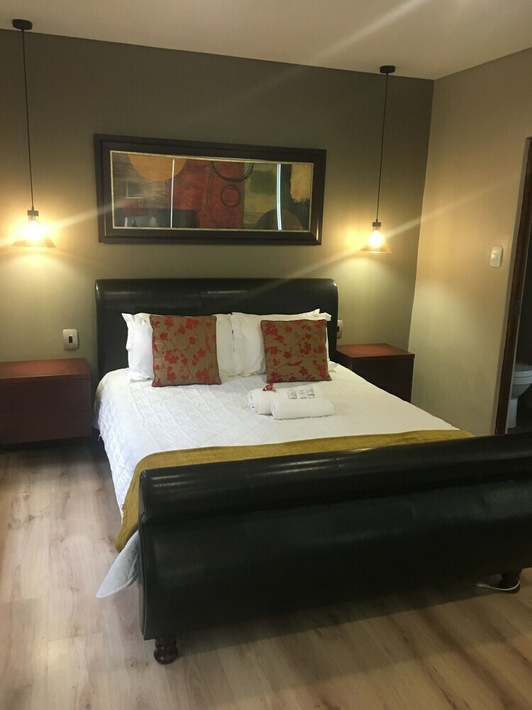 Hostal Belmont Guesthouse