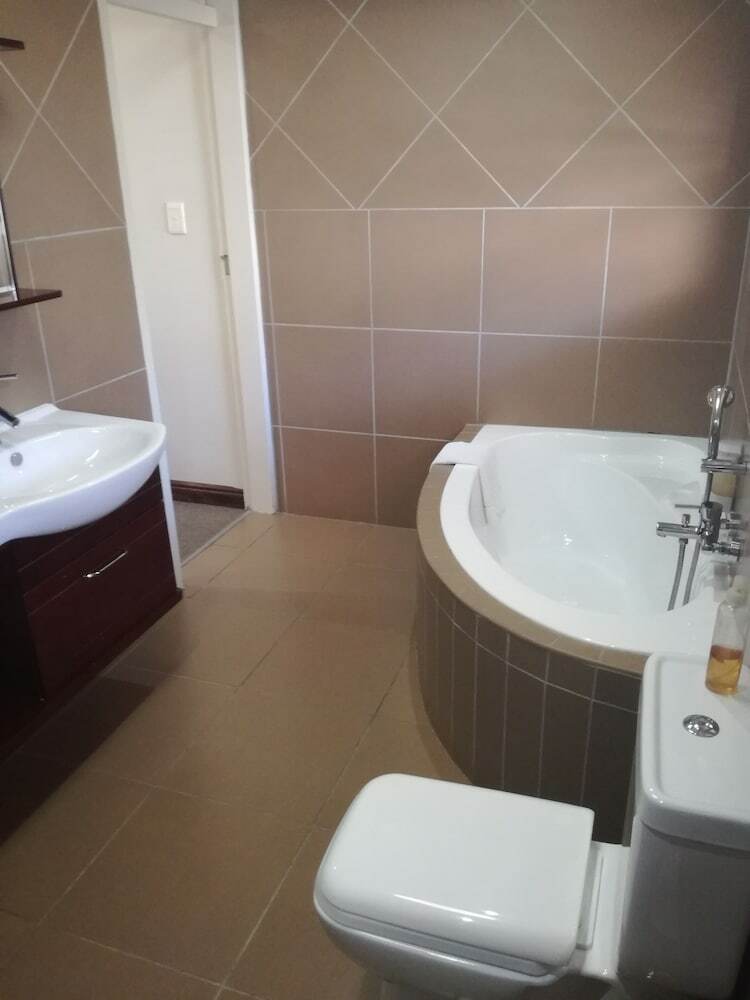 Hostal Belmont Guesthouse