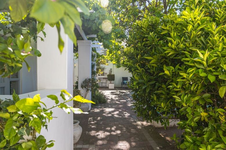 Hostal Ashbourne House Guest House