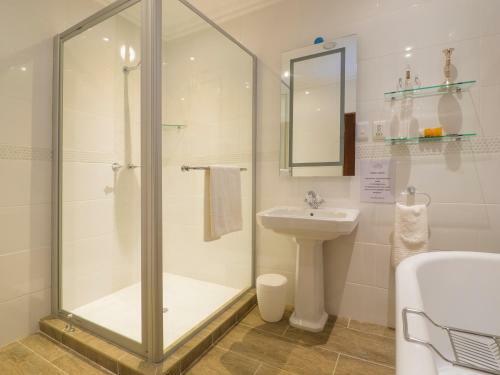 Madison Manor Boutique Hotel