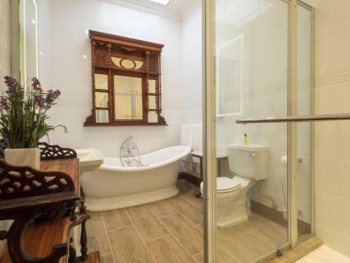 Madison Manor Boutique Hotel