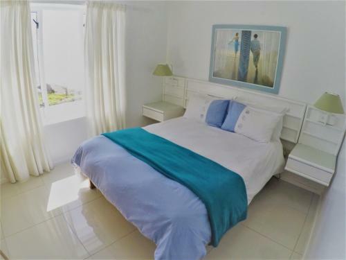 Hostal 114 On Main Beach House