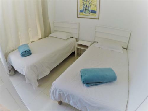 Hostal 114 On Main Beach House