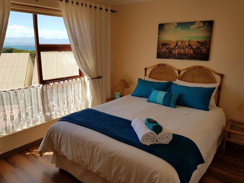 Hostal Aquamarine Guest House