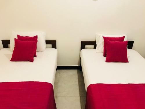 Hostal Eagle Resort