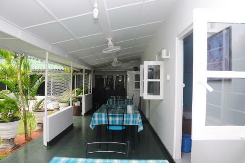 Hostal Levi's Tourist ? Anuradhapura