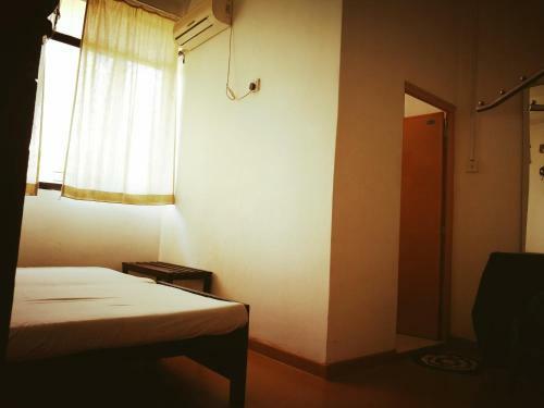 Lake Wave Hotel