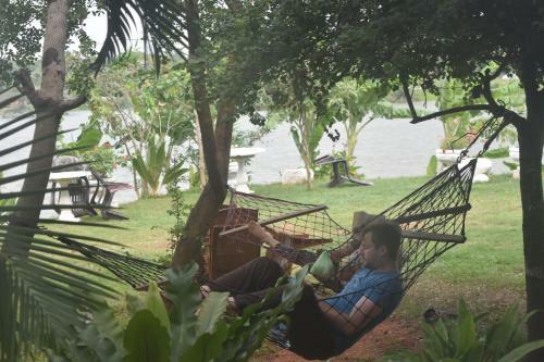 Lake Wave Hotel