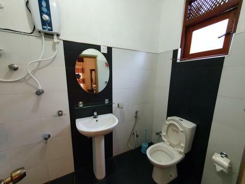 Hostal A And D Holiday Inn