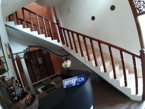 Hostal A And D Holiday Inn