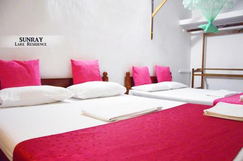 Hostal Sunray Lake Residence