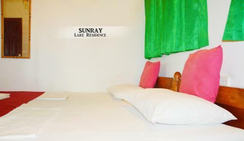 Hostal Sunray Lake Residence