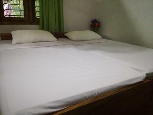 Hotel Deshani Holiday Inn