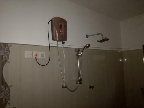 Hotel Deshani Holiday Inn