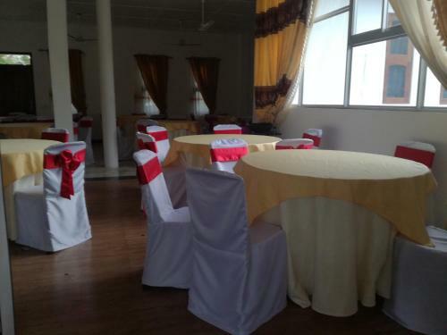 Hotel Deshani Holiday Inn