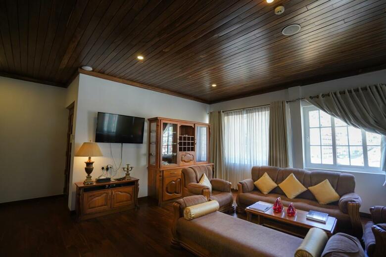 Araliya Green Hills Hotel