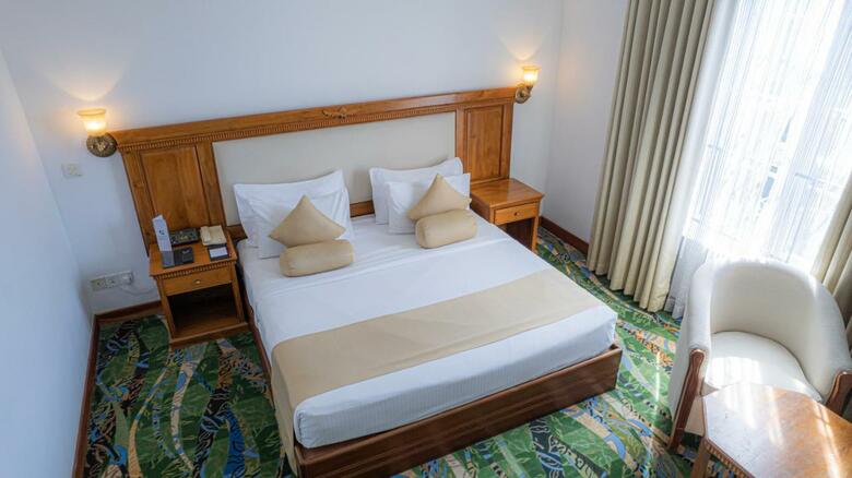 Araliya Green Hills Hotel