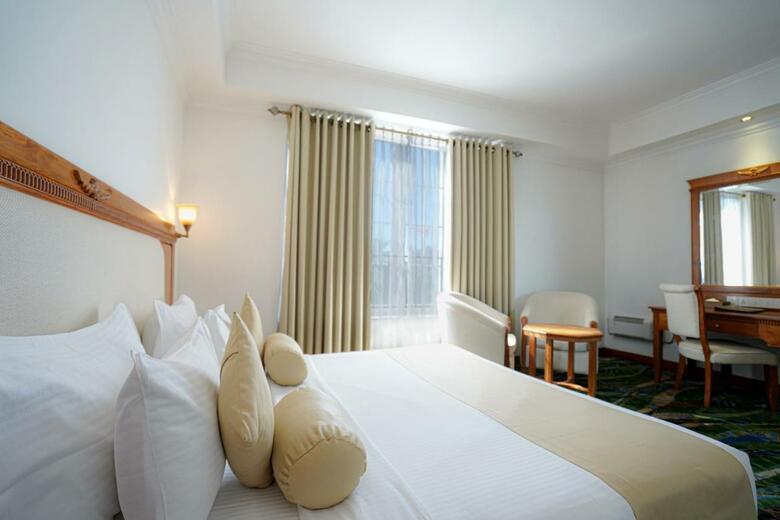 Araliya Green Hills Hotel