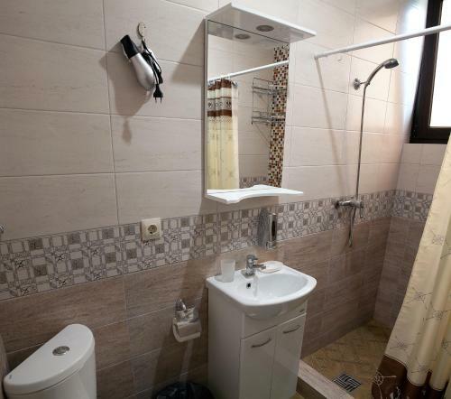 Hostal Guest House U Dyadi Vani