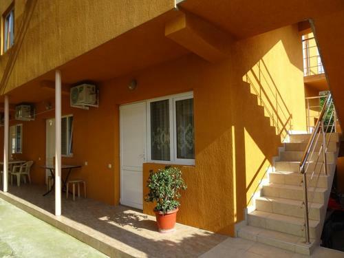 Hostal Svetlana Guest House