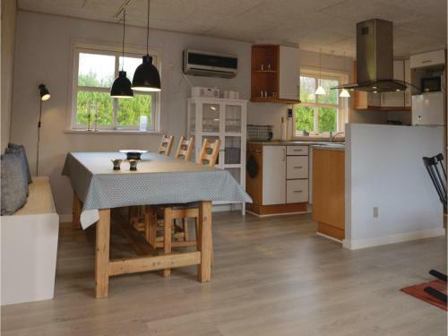 Three-bedroom Holiday Home In Blavand