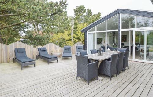 Four-bedroom Holiday Home In Blavand