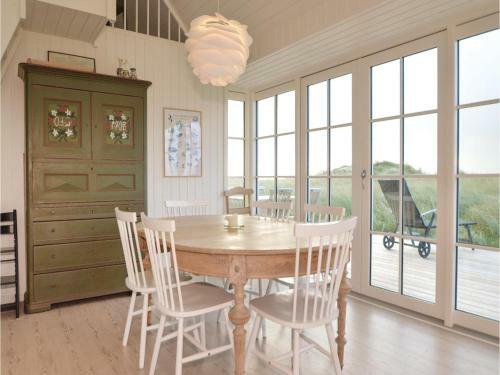 Three-bedroom Holiday Home In Blavand