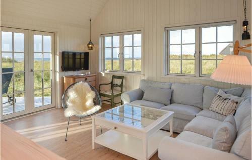 Three-bedroom Holiday Home In Blavand