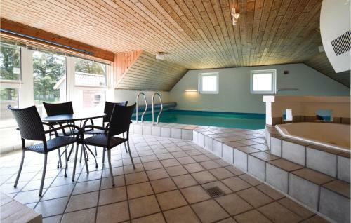 Four-bedroom Holiday Home In Blavand