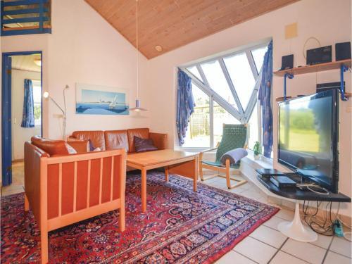 Five-bedroom Holiday Home In Blavand