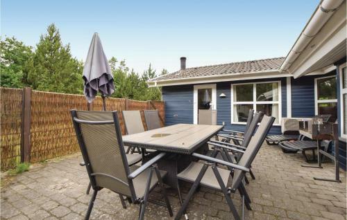 Five-bedroom Holiday Home In Blavand