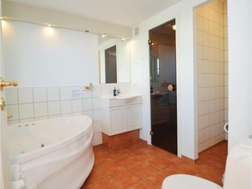 Three-bedroom Holiday Home In Blavand