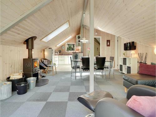 Three-bedroom Holiday Home In Blavand