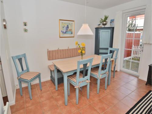 Two-bedroom Holiday Home In Blavand