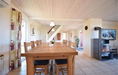Four-bedroom Holiday Home In Blavand
