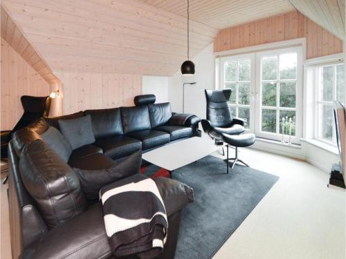 Four-bedroom Holiday Home In Blavand