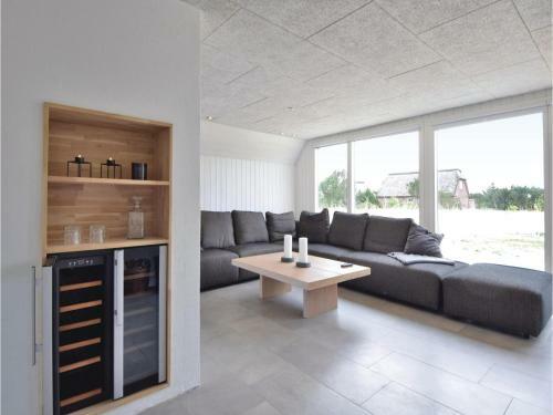 Four-bedroom Holiday Home In Blavand