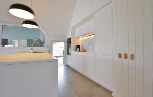 Four-bedroom Holiday Home In Blavand