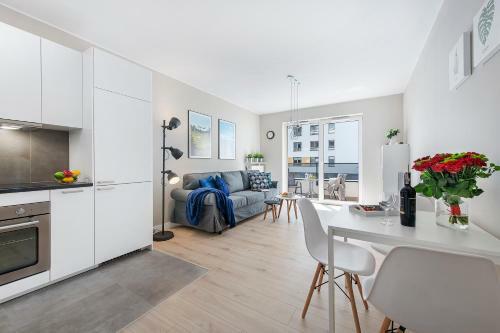 P&o Apartments Cybernetyki