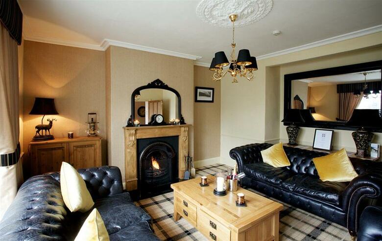 Hostal Holly Lodge Guest House