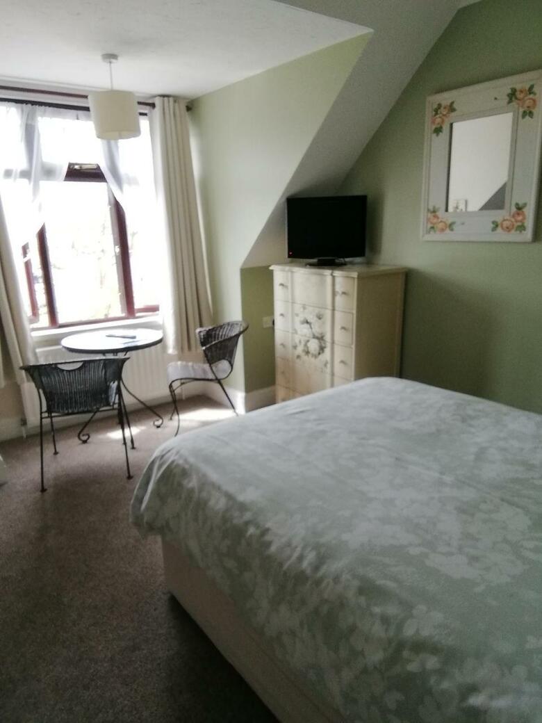 Hostal Railway Cottage