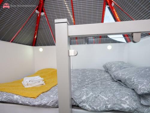 Quirky Studio Apartment (reading)
