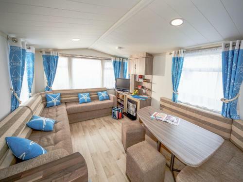 Holiday Home Caravan Perran Sands.4