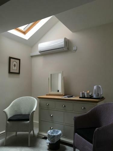Hostal Newport Guest House